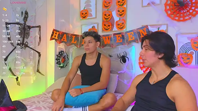 Snapshot of Almiboys chatting on October 8, 2025, 11:13 pm Almiboys online show from October 8, 2025, 11:13 pm