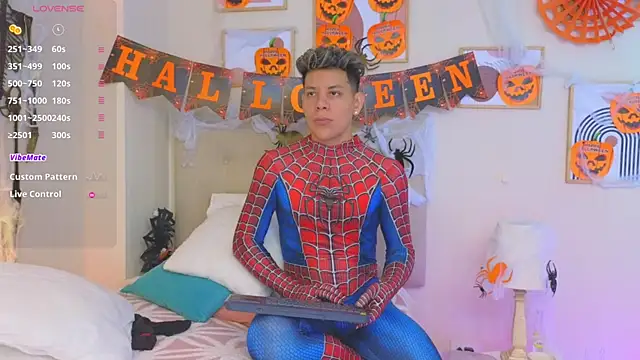 Snapshot of Almiboys chatting on October 29, 2025, 8:32 pm Almiboys online show from October 29, 2025, 8:32 pm