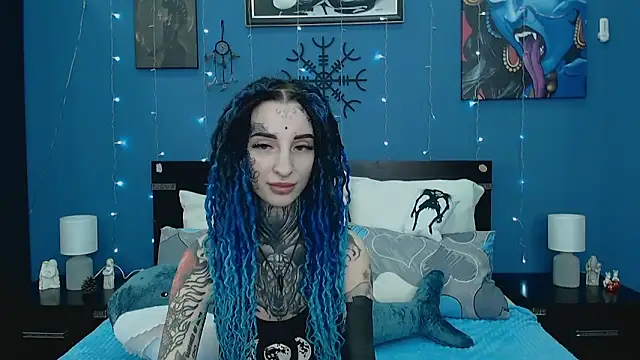 Snapshot of Velvetbat chatting on April 2, 2026, 7:17 am Velvetbat online show from April 2, 2026, 7:17 am