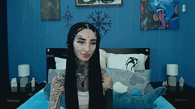 Snapshot of Velvetbat chatting on April 12, 2026, 7:02 am Velvetbat online show from April 12, 2026, 7:02 am
