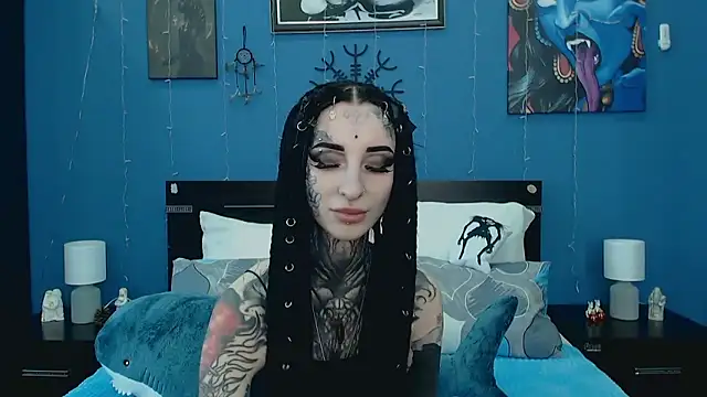 Snapshot of Velvetbat chatting on April 17, 2026, 7:00 am Velvetbat online show from April 17, 2026, 7:00 am