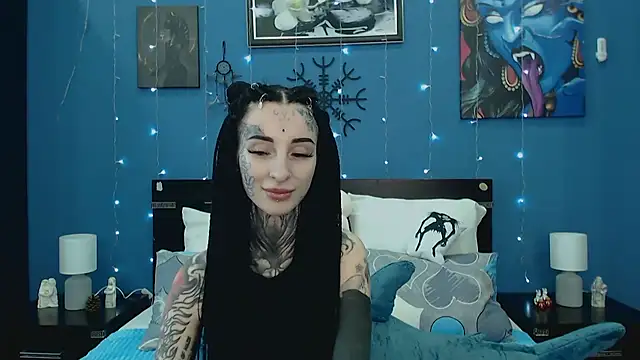 Snapshot of Velvetbat chatting on April 20, 2026, 7:11 am Velvetbat online show from April 20, 2026, 7:11 am