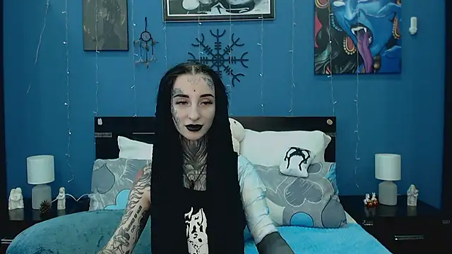 Snapshot of Velvetbat chatting on May 19, 2026, 7:04 am Velvetbat online show from May 19, 2026, 7:04 am