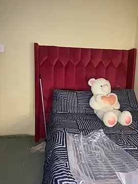 YummyMelanin117 online show from September 27, 2025, 9:42 pm