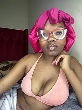 YummyMelanin117 online show from November 25, 2025, 7:47 pm