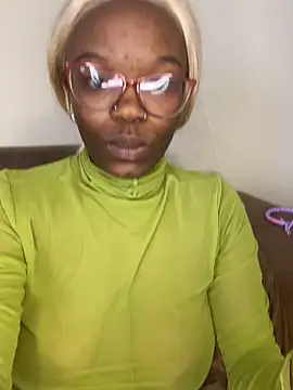 YummyMelanin117 online show from February 26, 2026, 2:38 pm