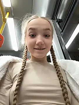 Snapshot of bambi_lu chatting on October 31, 2025, 4:30 pm bambi lu online show from October 31, 2025, 4:30 pm