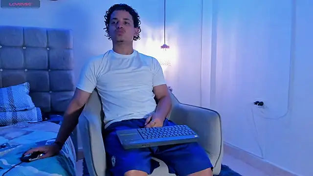 samxx muscle online show from September 11, 2025, 1:44 pm