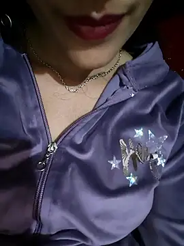 Snapshot of Eshwari_Chopra chatting on January 5, 2026, 5:27 pm Eshwari Chopra online show from January 5, 2026, 5:27 pm