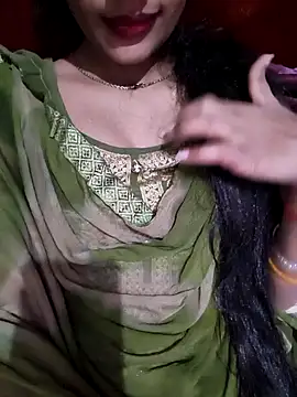 Snapshot of Eshwari_Chopra chatting on January 13, 2026, 5:35 am Eshwari Chopra online show from January 13, 2026, 5:35 am