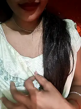 Snapshot of Eshwari_Chopra chatting on February 10, 2026, 5:28 pm Eshwari Chopra online show from February 10, 2026, 5:28 pm