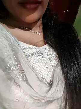 Snapshot of Eshwari_Chopra chatting on February 13, 2026, 4:14 pm Eshwari Chopra online show from February 13, 2026, 4:14 pm