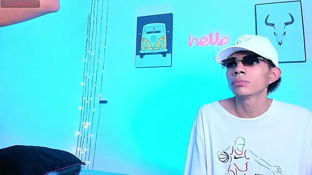 candyandmarilyn online show from December 14, 2025, 9:19 pm