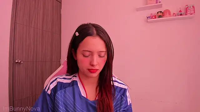 ImBunnyNova online show from May 15, 2026, 4:47 pm