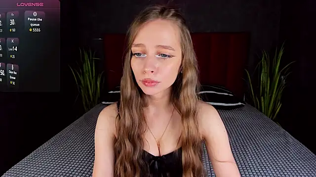 Amy Waynee online show from October 27, 2025, 5:28 pm