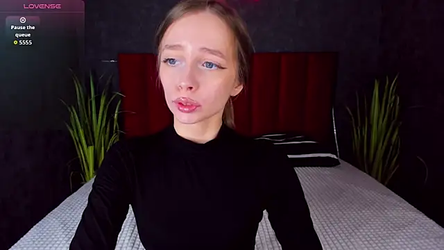 Amy Waynee online show from November 2, 2025, 5:04 pm