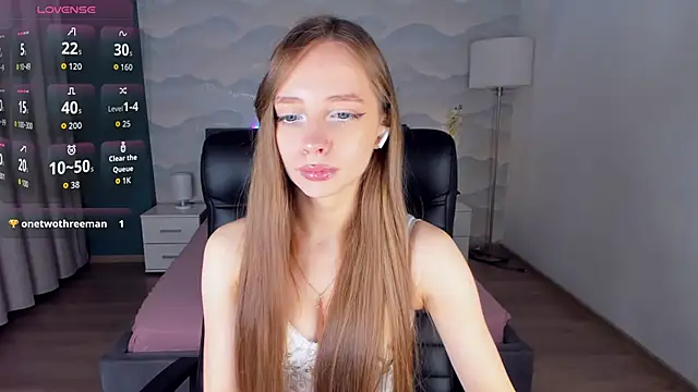 Amy Waynee online show from November 8, 2025, 6:29 pm