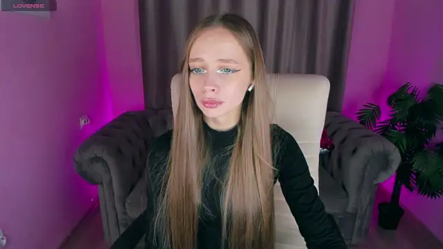 Amy Waynee online show from December 16, 2025, 5:51 pm