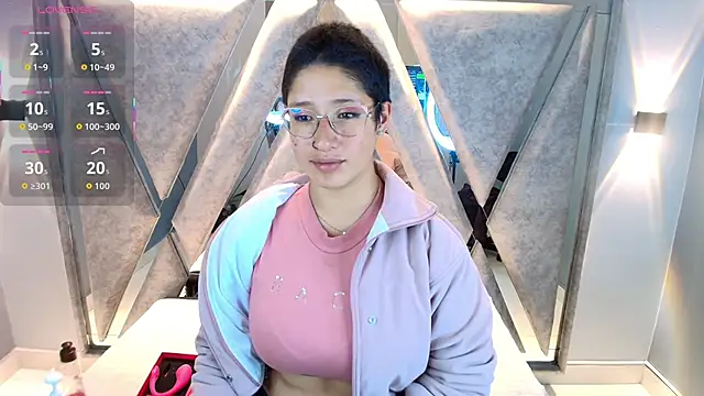 Elaine87  online show from October 28, 2025, 7:38 pm