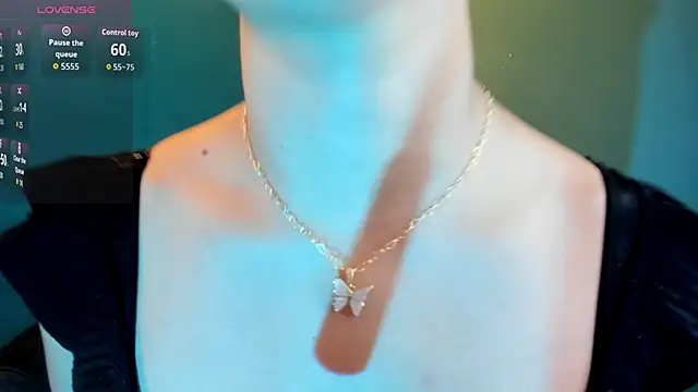 Elaine87  online show from November 8, 2025, 10:41 pm