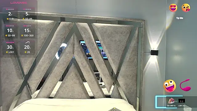 Elaine87  online show from November 10, 2025, 9:36 pm