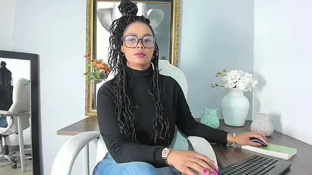 Snapshot of andrea_xoe_ chatting on March 19, 2025, 11:06 am andrea xoe online show from March 19, 2025, 11:06 am