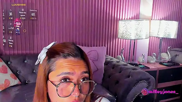 Snapshot of MilleyJones chatting on February 20, 2026, 11:49 pm MilleyJones online show from February 20, 2026, 11:49 pm