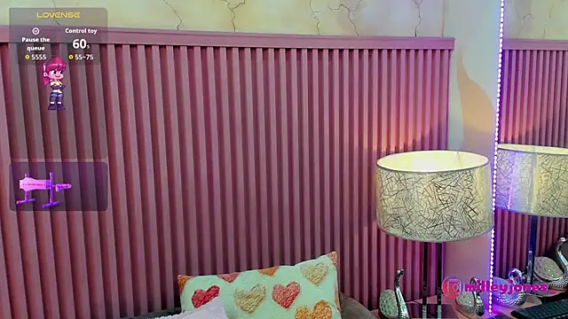 Snapshot of MilleyJones chatting on February 28, 2026, 11:44 am MilleyJones online show from February 28, 2026, 11:44 am