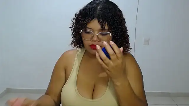 Snapshot of natalietits1 chatting on December 23, 2025, 6:00 am natalietits1 online show from December 23, 2025, 6:00 am