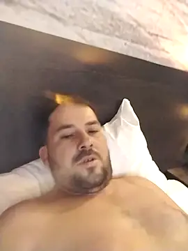 Snapshot of iunutmi chatting on October 6, 2025, 7:33 pm iunutmi online show from October 6, 2025, 7:33 pm