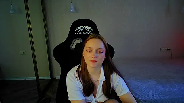 VanessaWilsons online show from March 21, 2025, 11:01 am