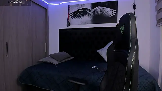 Snapshot of santi_aesthetic chatting on February 14, 2026, 12:51 am santi aesthetic online show from February 14, 2026, 12:51 am