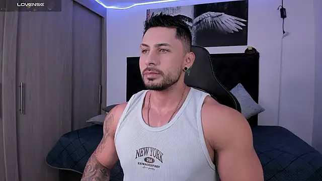 Snapshot of santi_aesthetic chatting on February 16, 2026, 11:23 pm santi aesthetic online show from February 16, 2026, 11:23 pm