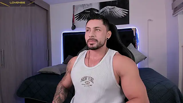 Snapshot of santi_aesthetic chatting on February 23, 2026, 11:13 pm santi aesthetic online show from February 23, 2026, 11:13 pm