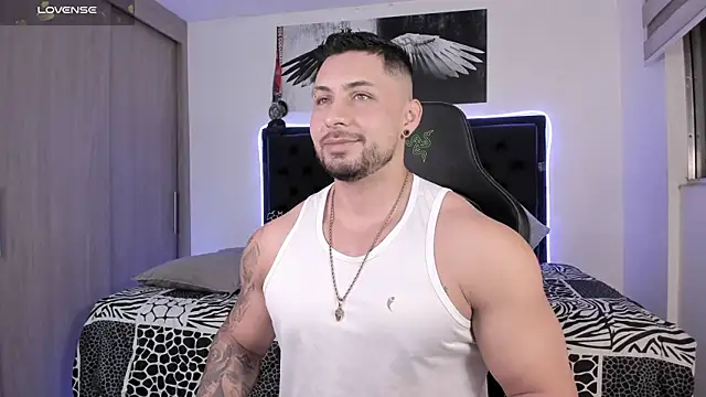 Snapshot of santi_aesthetic chatting on May 21, 2026, 1:01 am santi aesthetic online show from May 21, 2026, 1:01 am