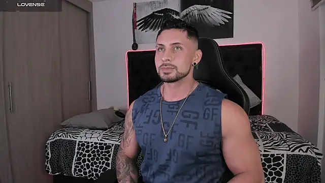 santi aesthetic online show from June 21, 2026, 2:47 am