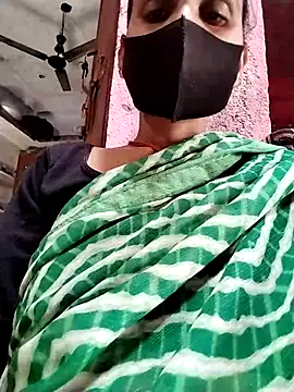 Snapshot of Soniy-Maax chatting on February 24, 2026, 8:45 am Soniy-Maax online show from February 24, 2026, 8:45 am