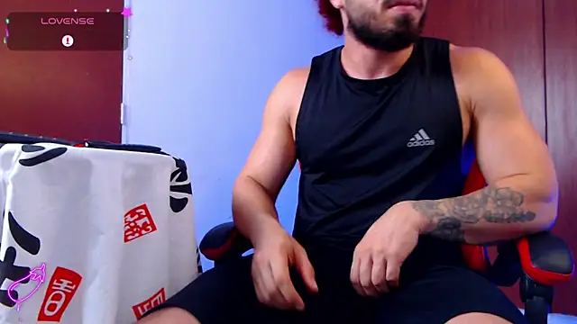 Snapshot of pirata_fitness chatting on December 1, 2025, 3:06 pm pirata fitness online show from December 1, 2025, 3:06 pm