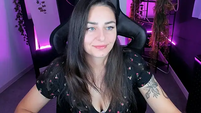 ValeriiMills online show from October 9, 2025, 11:47 pm