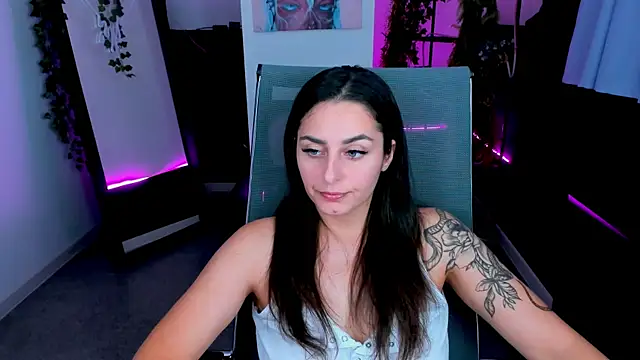 ValeriiMills online show from October 22, 2025, 2:28 pm