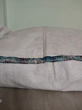 Desi Bhabi 01 online show from October 16, 2025, 3:40 am