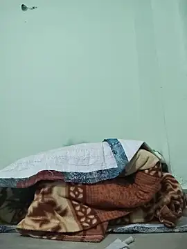 Desi Bhabi 01 online show from December 15, 2025, 4:22 pm