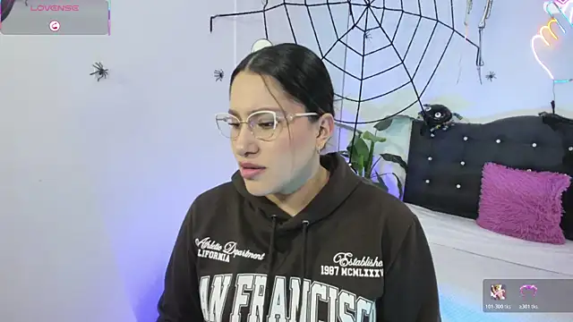 saaya tay online show from October 28, 2025, 3:10 am