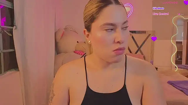 Snapshot of saaya_tay chatting on February 12, 2026, 3:01 am saaya tay online show from February 12, 2026, 3:01 am