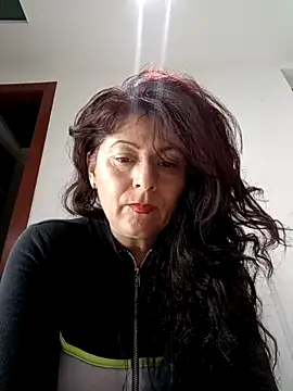 Snapshot of lunadicty chatting on December 18, 2025, 12:06 am lunadicty online show from December 18, 2025, 12:06 am