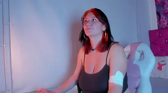 Cerecitaa02  online show from March 21, 2025, 7:35 pm