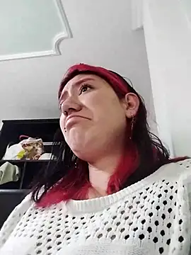 Cerecitaa02  online show from September 13, 2025, 12:05 pm