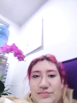 Cerecitaa02  online show from September 26, 2025, 11:47 am