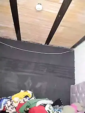 Cerecitaa02  online show from October 30, 2025, 10:49 am