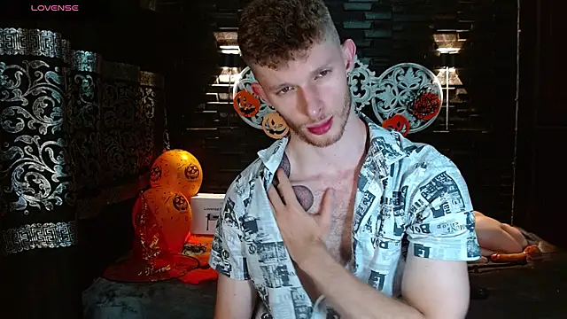 Snapshot of andrewxbi chatting on October 25, 2025, 11:32 pm andrewxbi online show from October 25, 2025, 11:32 pm